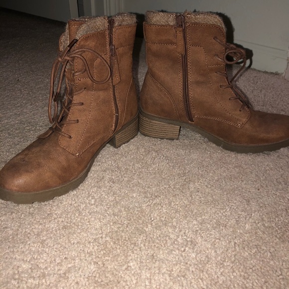 Brown boots - Picture 5 of 8